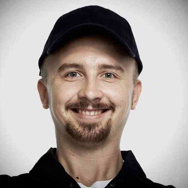https://studio-parketi.si/wp-content/uploads/2018/09/our_team_03.jpg